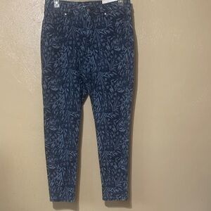 21. Style & Co. size 12 Navy Floral Curvy Skinny Jeans NWT